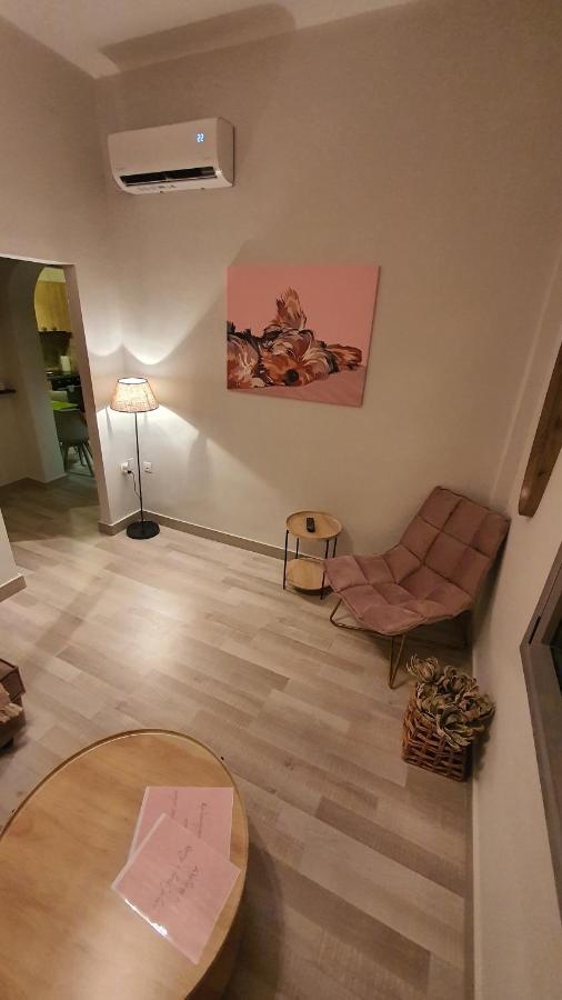 Larry'S Little Place In The Center Of Gytheio Extérieur photo